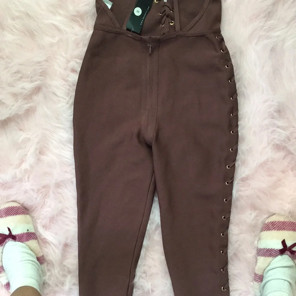 - Jumpsuit - Picture 5 of 6